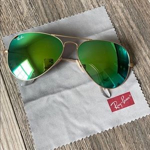 Ray-Ban Matte Gold Mirror  Aviators